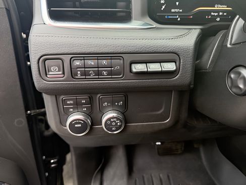 Used 2022 GMC Yukon XL Denali AWD/4WD image 17