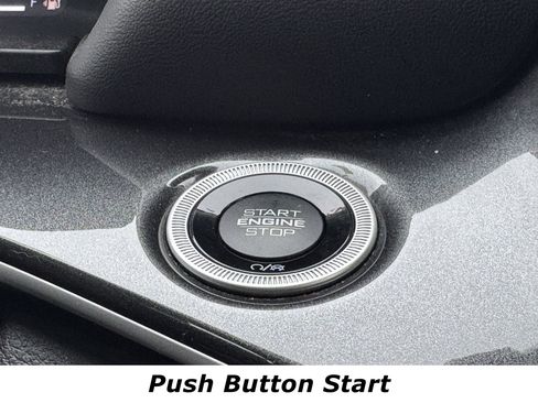 Used 2023 Jeep Grand Cherokee Altitude image 9