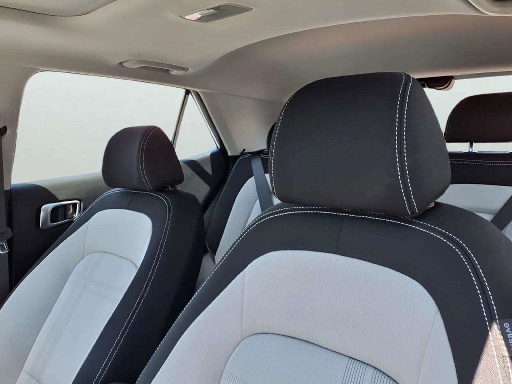 New 2026 Hyundai Venue SEL FWD image 10