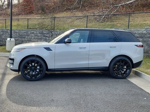New 2026 Land Rover Range Rover Sport SE AWD/4WD image 6