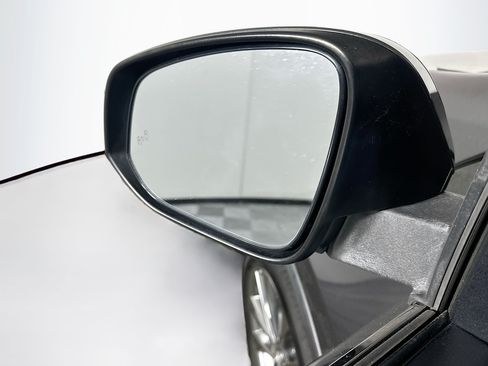 Used 2018 Toyota RAV4 Limited FWD image 16