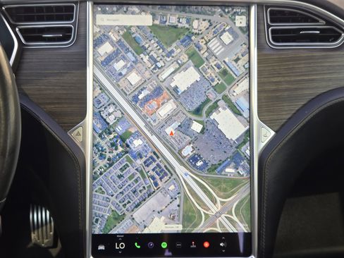 Used 2016 Tesla Model S 70 image 19