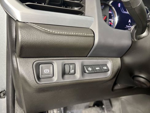 Used 2023 GMC Acadia SLT w/ Elevation Edition FWD image 34