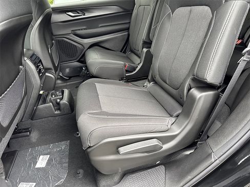 New 2025 Jeep Grand Cherokee L Laredo w/ Luxury Tech Group I image 10