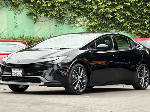 Used 2024 Toyota Prius Limited w/ Limited Premium Package FWD image 8