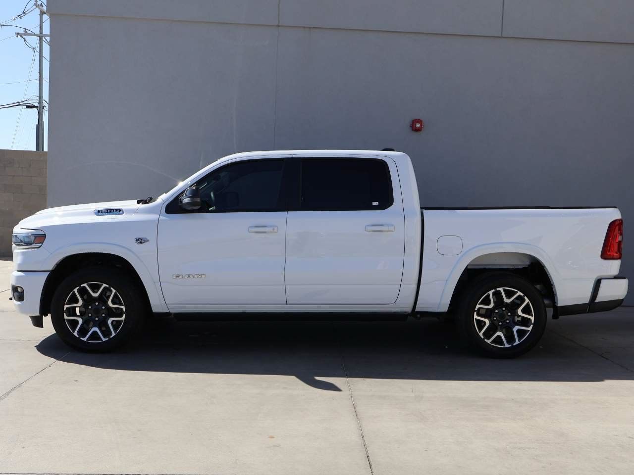 Used 2026 RAM 1500 Laramie w/ Laramie Preferred Package AWD/4WD image 2