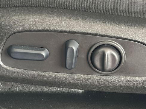 Used 2025 Chevrolet Blazer LT FWD image 22