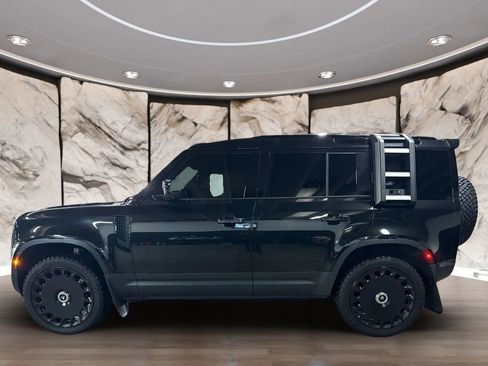 Used 2023 Land Rover Defender 110 S AWD/4WD image 2