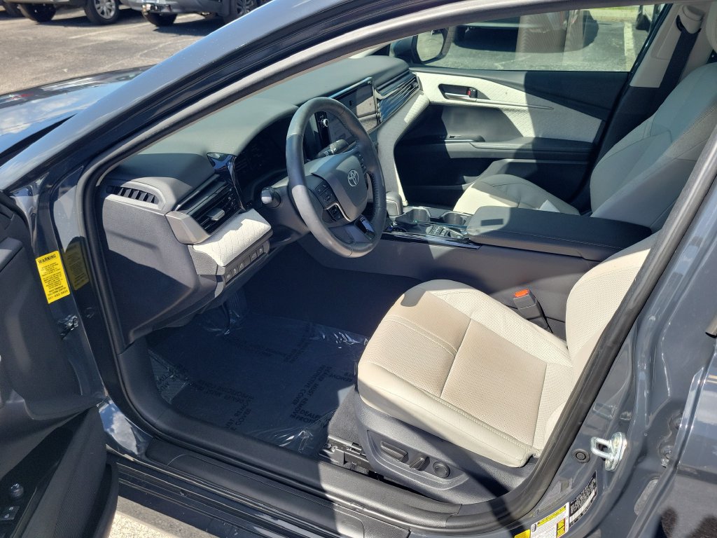 Used 2025 Toyota Camry XLE FWD image 14