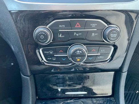 New 2023 Chrysler 300 Touring L w/ Popular Equipment Group image 27