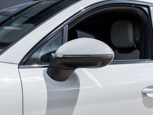 Certified 2026 Porsche Cayenne Coupe image 18