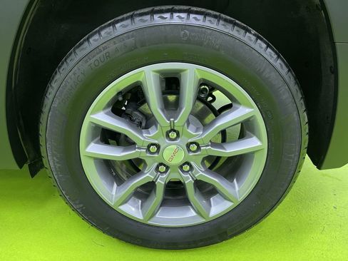 Used 2023 GMC Terrain SLT image 24