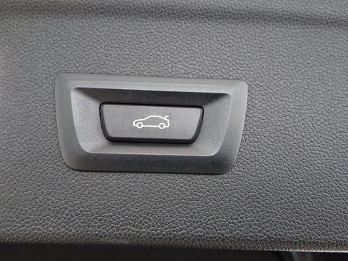 Certified 2025 BMW iX xDrive50 w/ Premium Package image 32