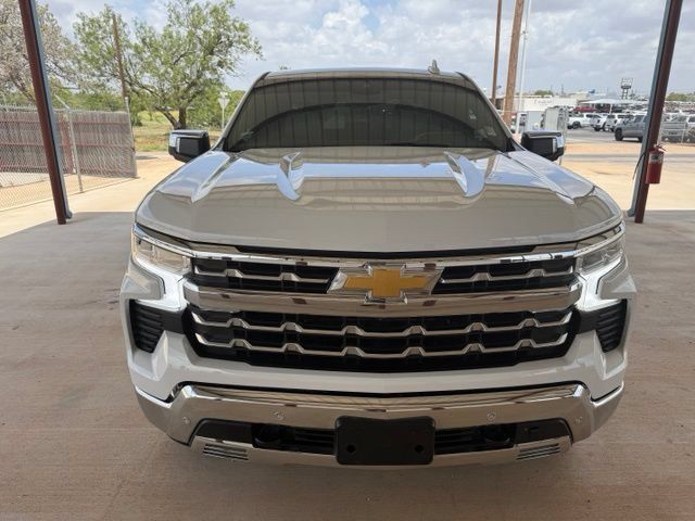 Used 2024 Chevrolet Silverado 1500 LTZ AWD/4WD image 2