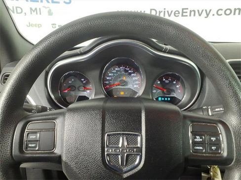 Used 2012 Dodge Avenger SE image 24