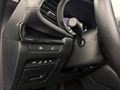 Used 2025 MAZDA MAZDA3 s image 30