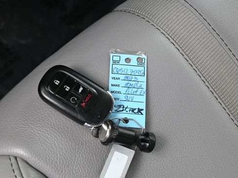 Used 2023 Honda Pilot EX-L image 18