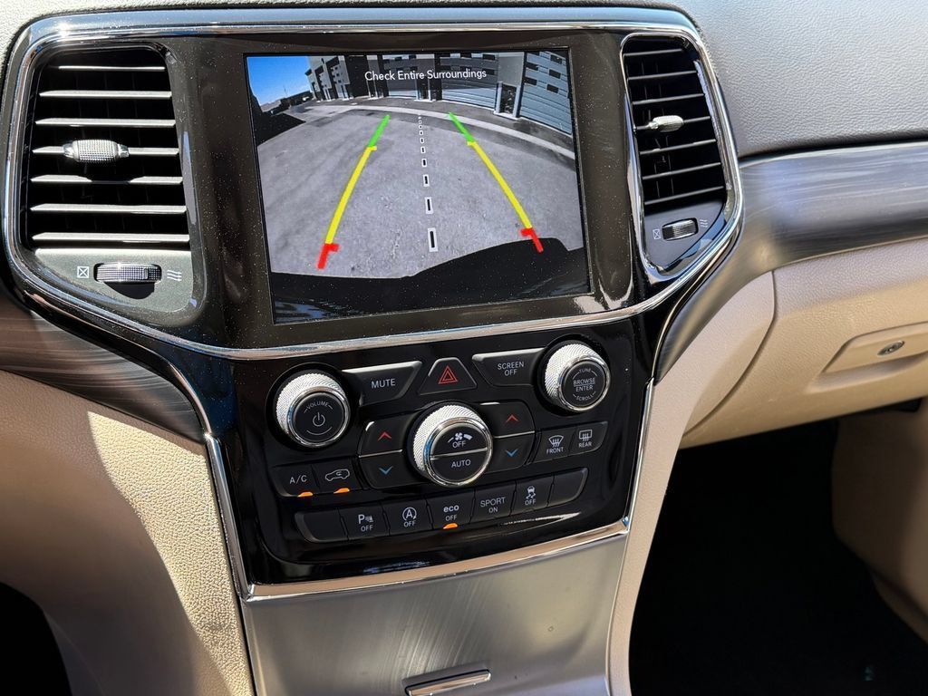 Certified 2022 Jeep Grand Cherokee Laredo E RWD image 17