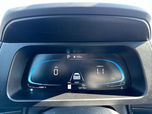 Used 2025 Hyundai Elantra Sport image 18