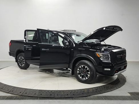 Used 2024 Nissan Titan PRO-4X w/ Pro-4x Convenience Package AWD/4WD image 9