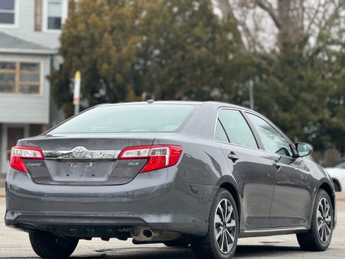 Used 2014 Toyota Camry XLE w/ Leather Package image 7