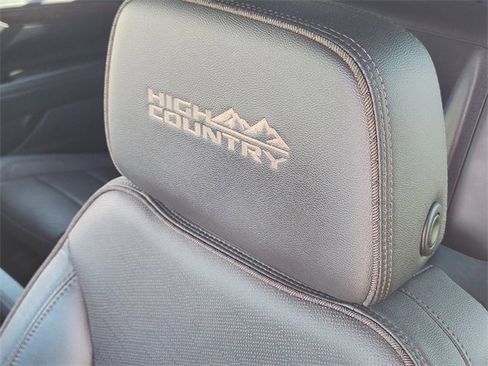 Used 2024 Chevrolet Suburban High Country w/ Advanced Technology Package image 15