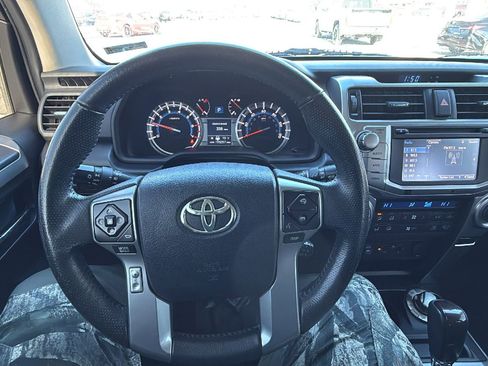 Used 2015 Toyota 4Runner Limited image 12