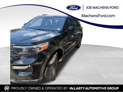 Used 2022 Ford Explorer XLT w/ Equipment Group 202A AWD/4WD image 1