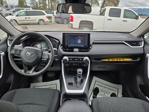 Used 2021 Toyota RAV4 XLE image 3