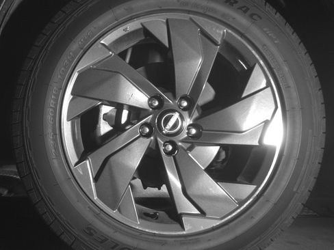 Used 2025 Nissan Rogue SV AWD/4WD image 11