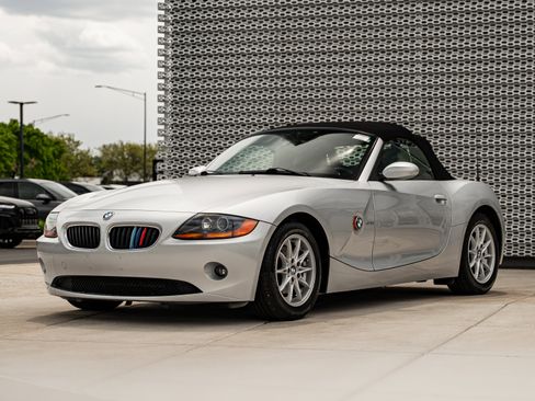 Used 2003 BMW Z4 2.5i RWD image 10