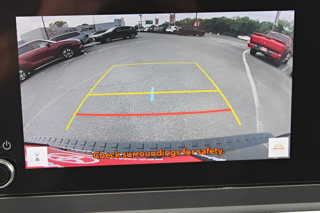 Used 2025 Toyota 4Runner SR5 AWD/4WD image 14