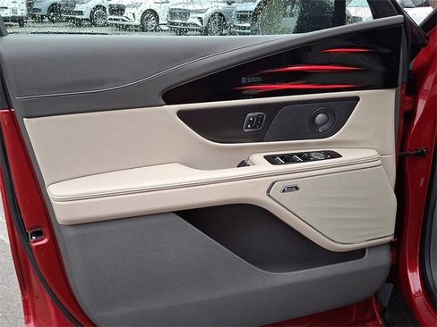 Certified 2024 Lincoln Nautilus Reserve w/ Equipment Group 202A image 12