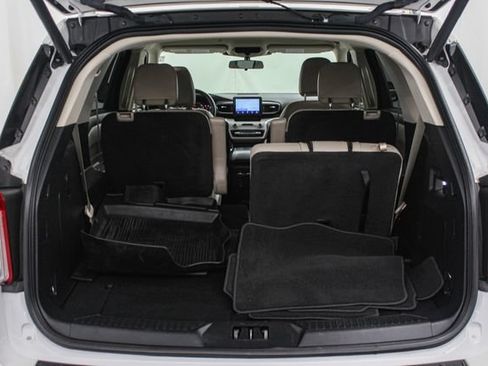 Certified 2023 Ford Explorer XLT w/ Equipment Group 202A AWD/4WD image 12