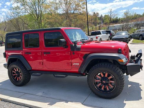 Used 2018 Jeep Wrangler Unlimited Sport S AWD/4WD image 2