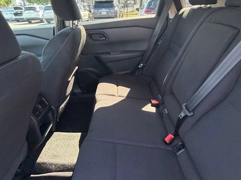 Used 2024 Nissan Rogue S FWD image 31