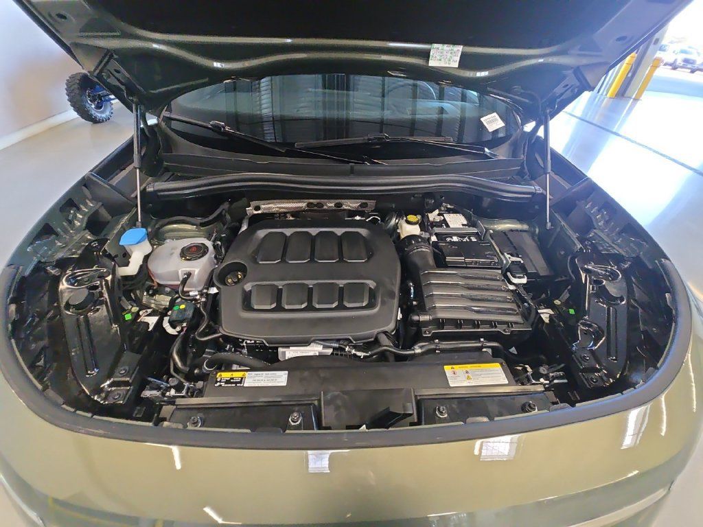 Used 2026 Volkswagen Tiguan SE R-Line AWD/4WD image 30