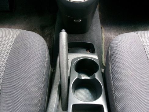 Used 2005 Pontiac Vibe w/ Power Group Value Package FWD image 18