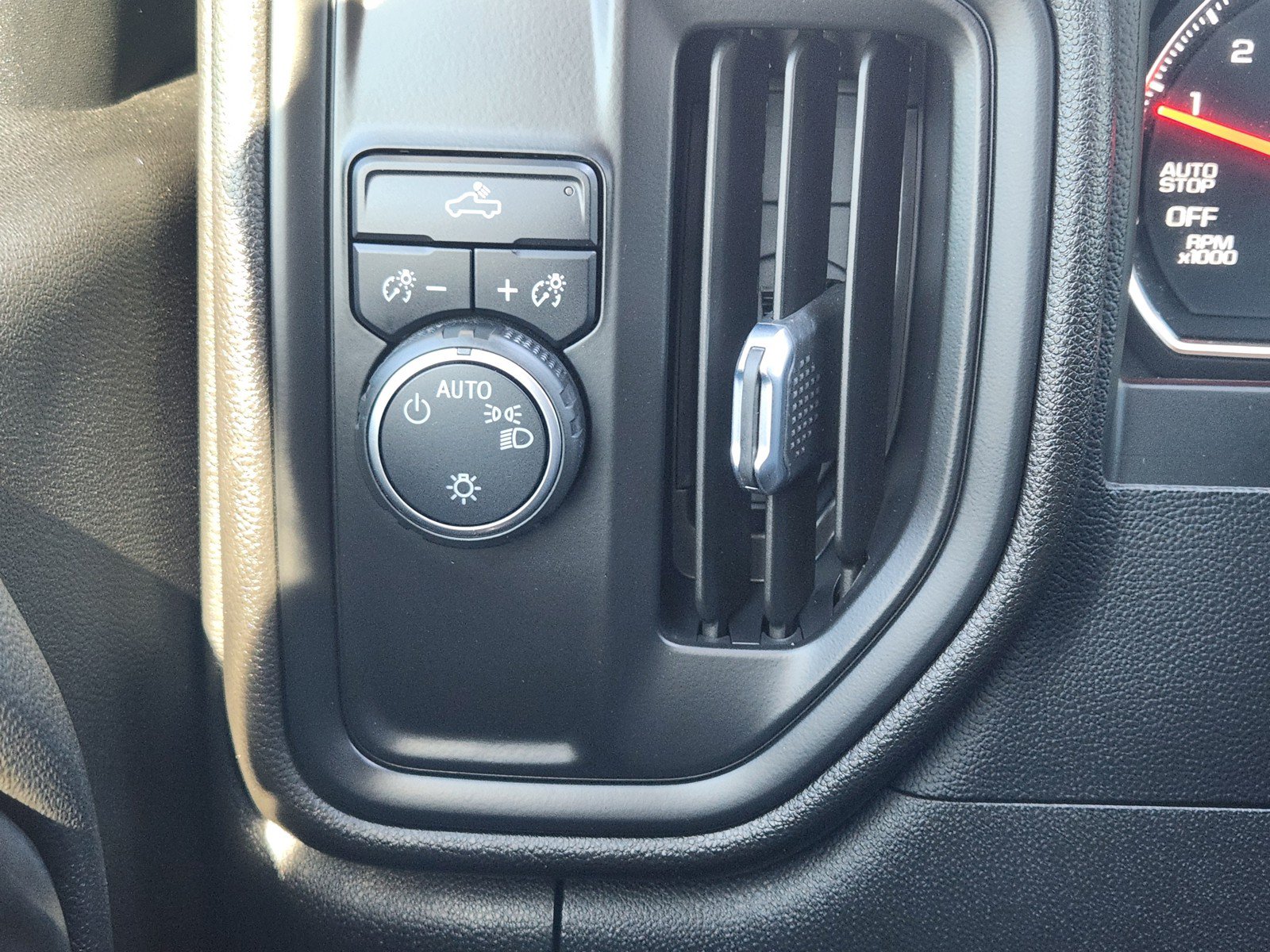 Used 2022 Chevrolet Silverado 1500 Custom w/ LPO, Dark Essentials Package RWD image 17