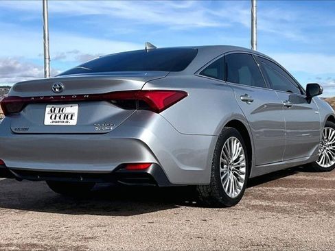 Used 2020 Toyota Avalon Limited image 5