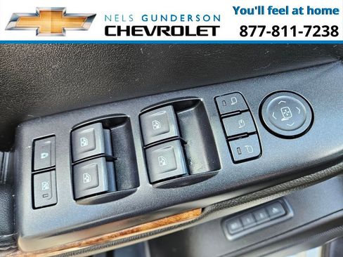 Used 2018 Chevrolet Suburban Premier image 21