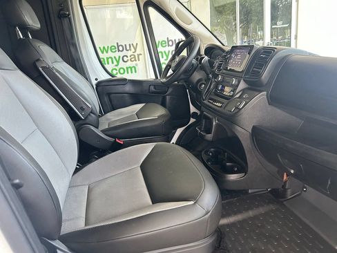 Used 2025 RAM ProMaster 2500 w/ Convenience Group FWD image 22