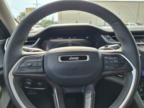 Used 2023 Jeep Grand Cherokee L Limited image 20