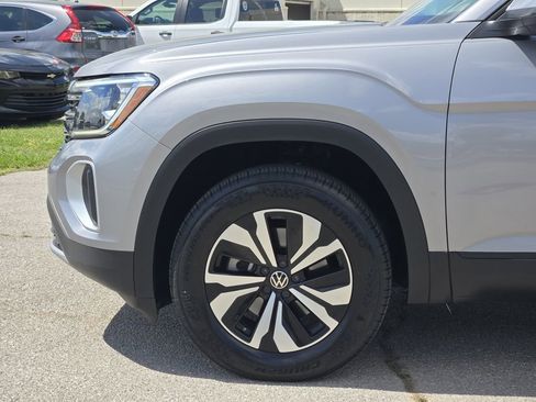 Used 2024 Volkswagen Atlas SE image 8