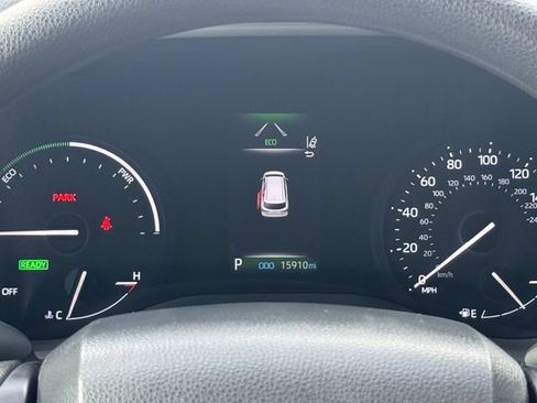 Used 2024 Toyota Sienna LE FWD image 14