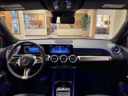 Certified 2025 Mercedes-Benz GLB 250 image 7
