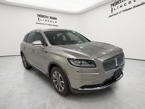 Used 2023 Lincoln Nautilus AWD image 7