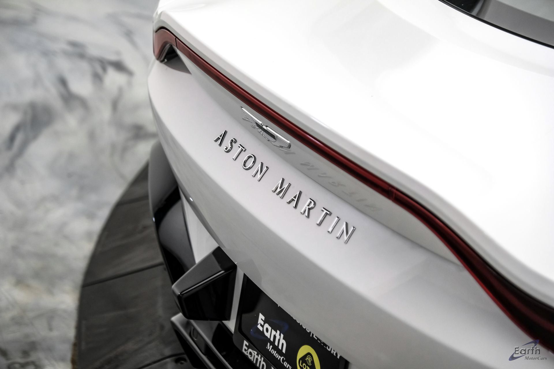Used 2022 Aston Martin V8 Vantage Coupe RWD image 19