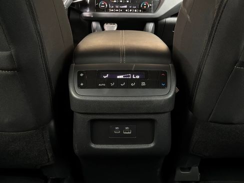 Used 2025 Nissan Pathfinder SV FWD image 13