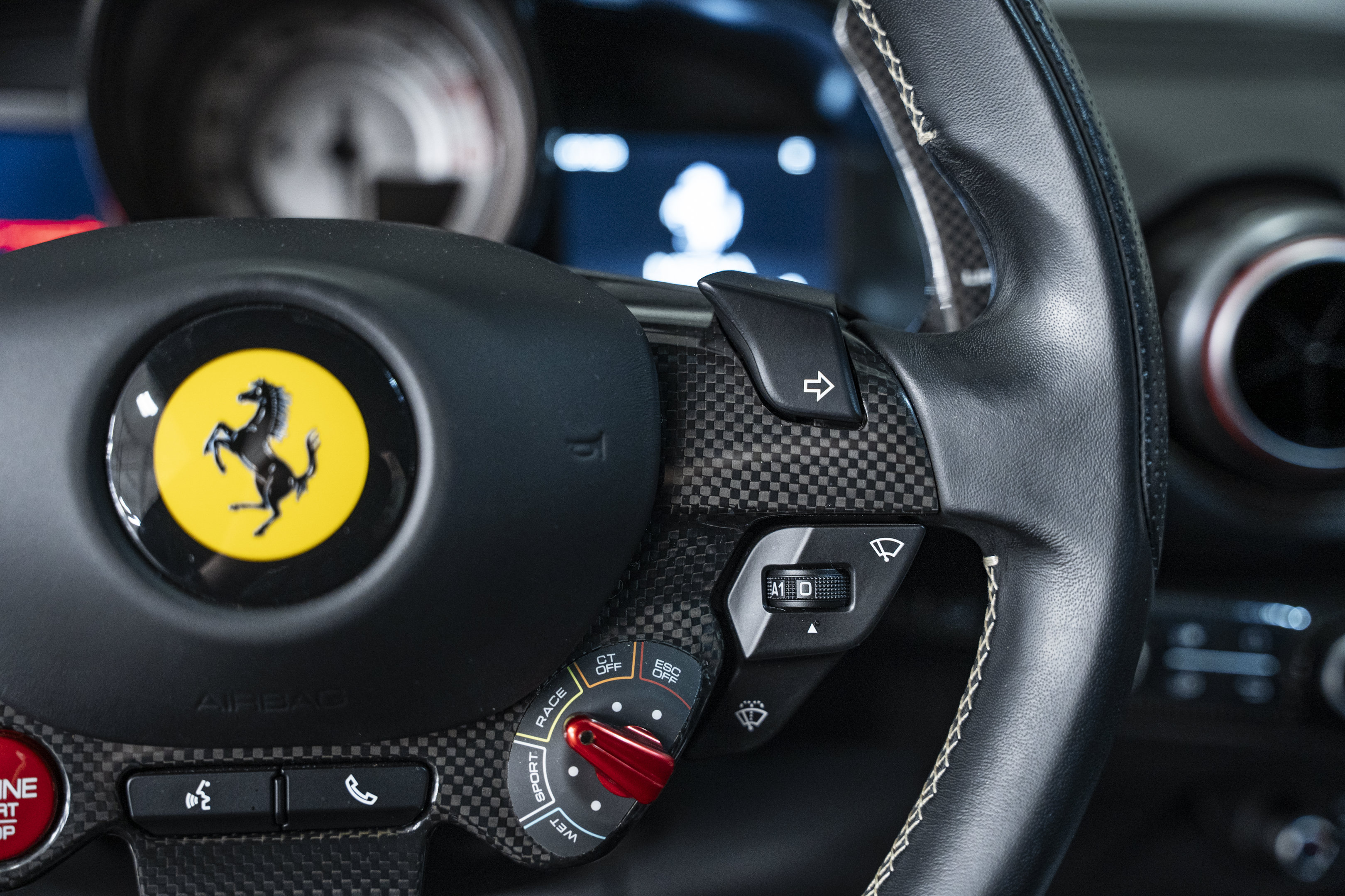 Used 2019 Ferrari 812 Superfast RWD image 29